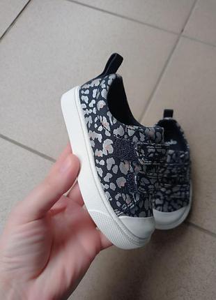 Оригинальные кроссовки clarks