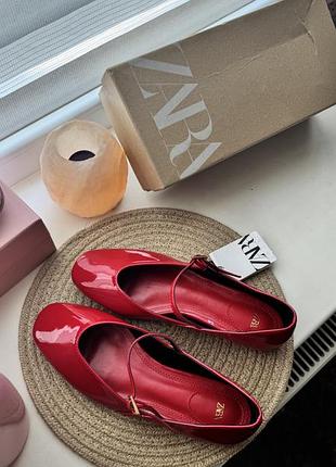 Балетки zara лаковые