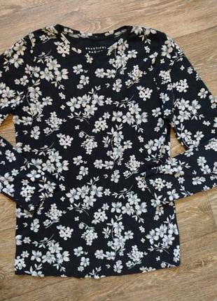 Лонгслив, реглан в рубчик
размер указан 42.
качество супер, каттон.