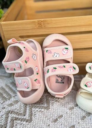 Яскраві босоніжки 4