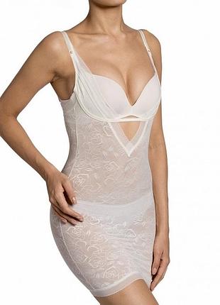 Формуюча спідня сукня , корекція triumph sculpting sensation bodydress кольору  айворі