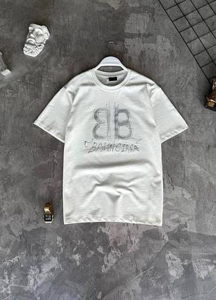 Стильная футболка balenciaga