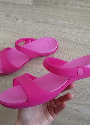 Босоніжки сандалии кроксы crocs cleo w6 36 размер
