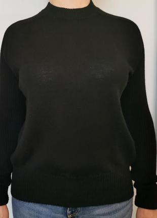 Шикарний вовняний светр. вовняний светер1 фото