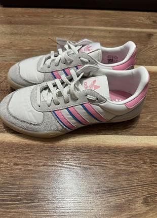 Кросівки жіночі adidas originals squash indoor