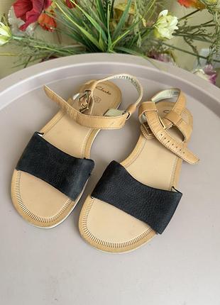 Мегакрутые сандали clarks