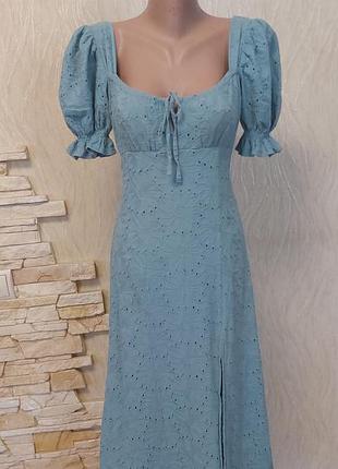 Сукня із прошви.