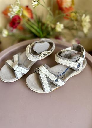 Летняя сандали clarks