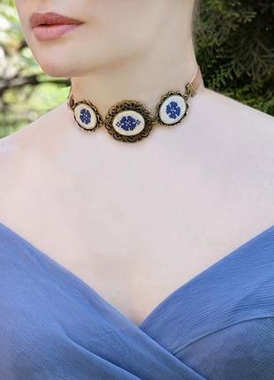 Синее бежевое колье чокер на бархатной ленте украинские этнические украшения