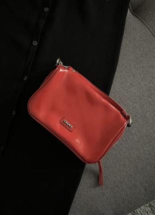 Коралова лакова сумочка dkny ❤️