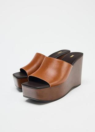 Шкіряні танкетки zara