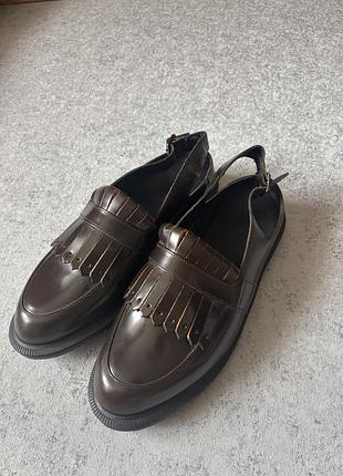 Лофери з відкритою пʼяткою dr. martens