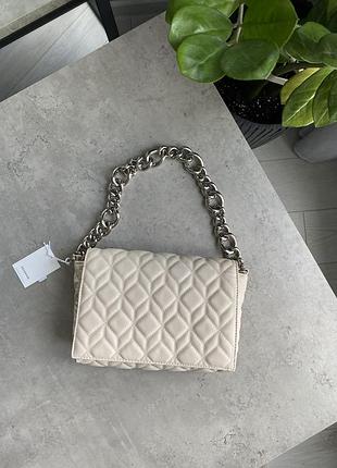 Трендова молочна стьобана сумка reserved zara