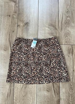 Легка спідничка з розрізом в леопардовий принт