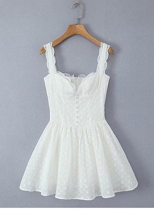 Біла сукня прошва