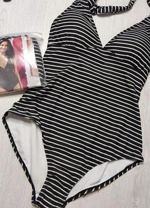 Женский цельный купальники