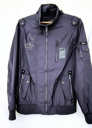 Чоловіча куртка вітровка від бренду glo-story, розмір xl.