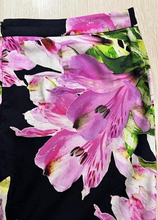 Спідниця в наявності.