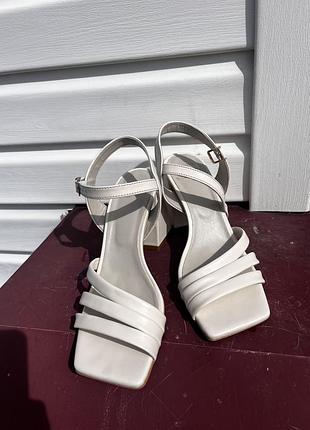 Босоніжки жіночі 4s shoes 39