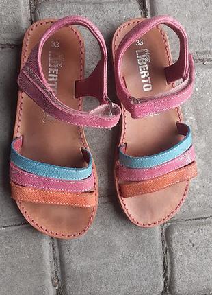 Кожаные детские босоножки miss libertoфранция.33pуст. 21см.
