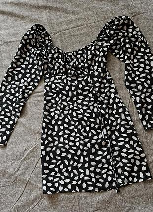 Платье с рукавами