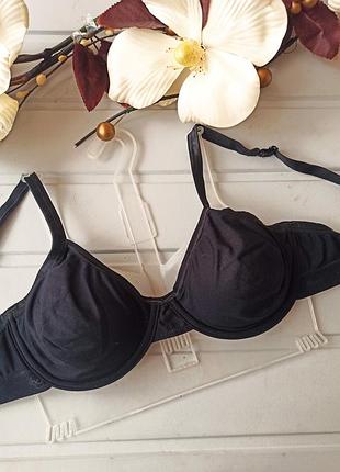 Тонкий гладкий бюстгальтер із м'якими чашечками 75с/80в