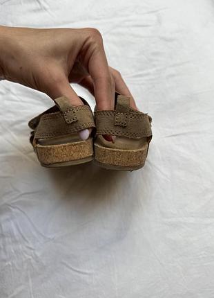 Дитячі бежеві босоніжки на липучках h&m 18-19 розмір