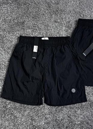 Чорна шорти stone island