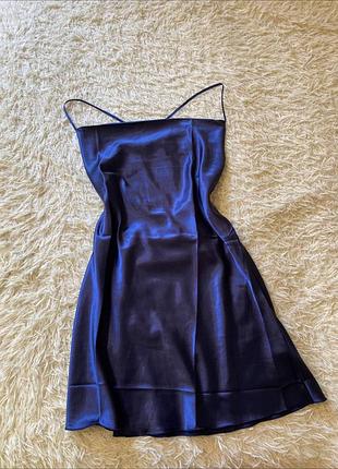 Платье на лямках