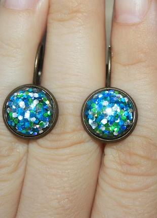 Сережки з красивою вставкою з англійської застібкою