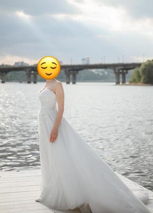 Весільна сукня