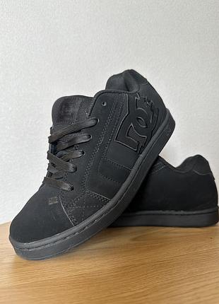 Dc shoes  кросівки 38 розміру