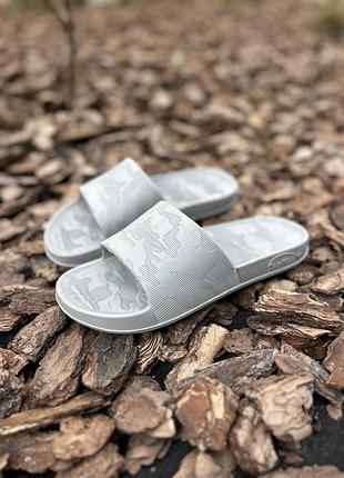 Шльопанці чоловічі світло-сірі