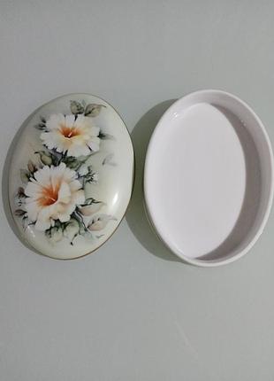 Овальная фарфоровая шкатулка для украшений limoges