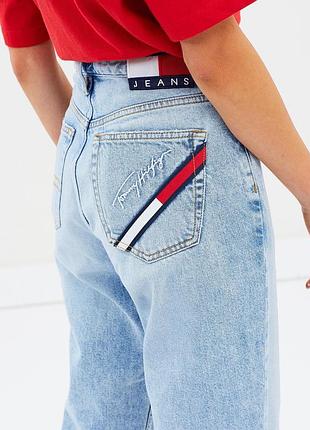 Джинсы tommy hilfiger denim tjw 90s mom jean light blue denim dw0dw05386