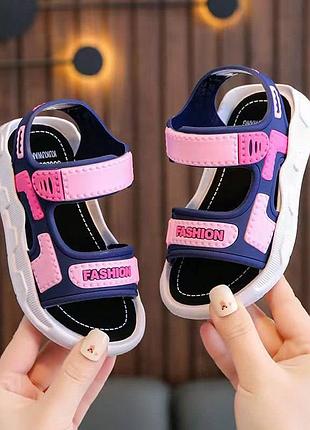 Детские сандалии на липучке