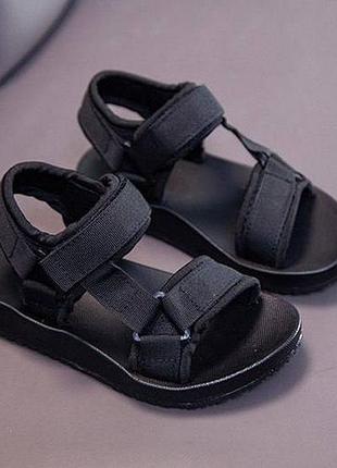 Детские сандалии на липучке черного цвета