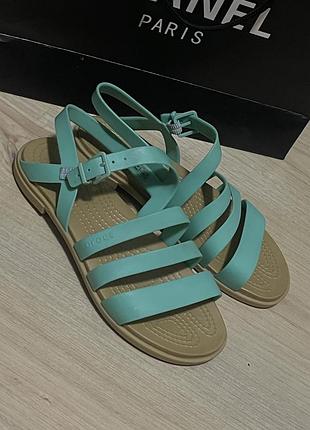 Босоножки сандалі crocs w6  (22-23 cm ) р.36,-37)