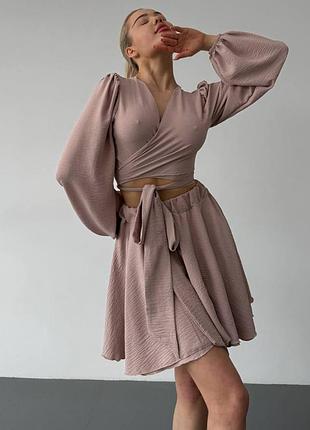 Костюм комплект женский летний блуза кроп топ с завязками юбка шорты мини с оборками бежевый