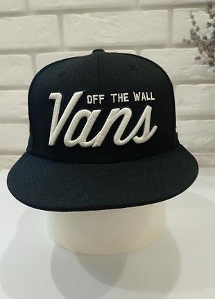 Бейсболка vans off the wall