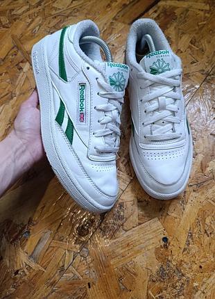 Оригінальні шкіряні демісезонні кросівки reebok classic