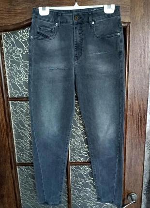 Жіночі джинси мом diesel