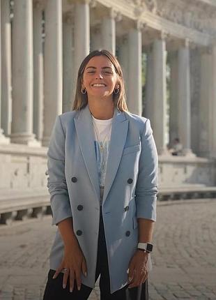 Блакитний двобортний піджак xs zara