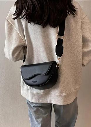 Женская стильная сумочка с бантом на ремешке