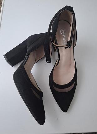 Жіночі босоніжки