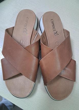 Шльопанці жіночі