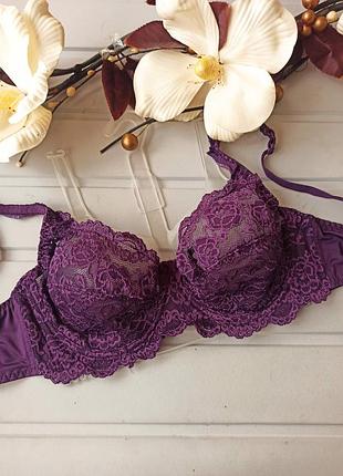 Гарний мереживний бюстгальтер із м'якими чашечками 75с