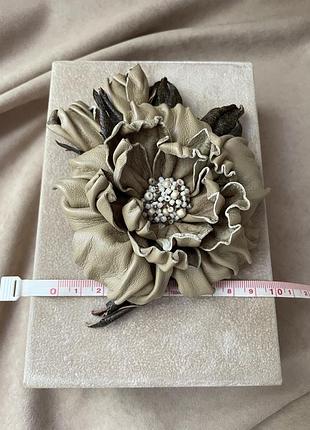 Брошь-заколка-подвес из кожи 3