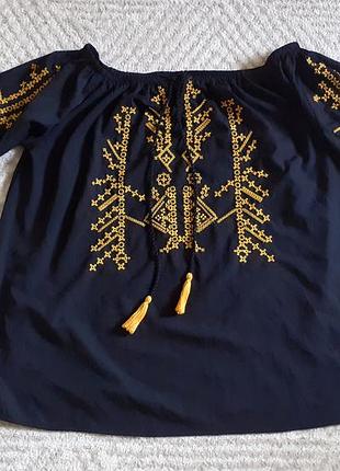 Фірмова вишиванка boohoo