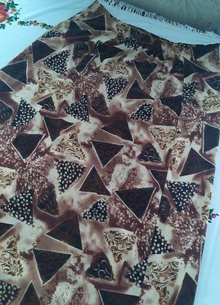 Юбка миди с треугольным принтом